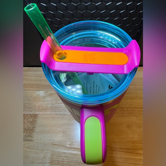 ✨🆕 Stanley Vivid Violet Reverb 40 oz Stainless Steel H2.0 Quencher Tumbler - Picture 5 of 6